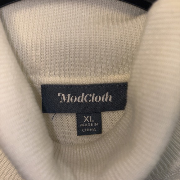 ModCloth Lightweight Sleeveless Sweater Foldable Turtle Neck Ivory XL - Picture 3 of 4